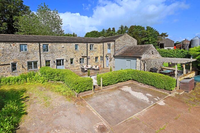 4 Bedroom Barn Conversion For Sale In Moorlands Farm, Fewston, Harrogate, HG3