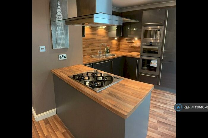 4 Bedroom Semi-Detached House To Rent In Rands Clough Drive Worsley, Manchester, M28