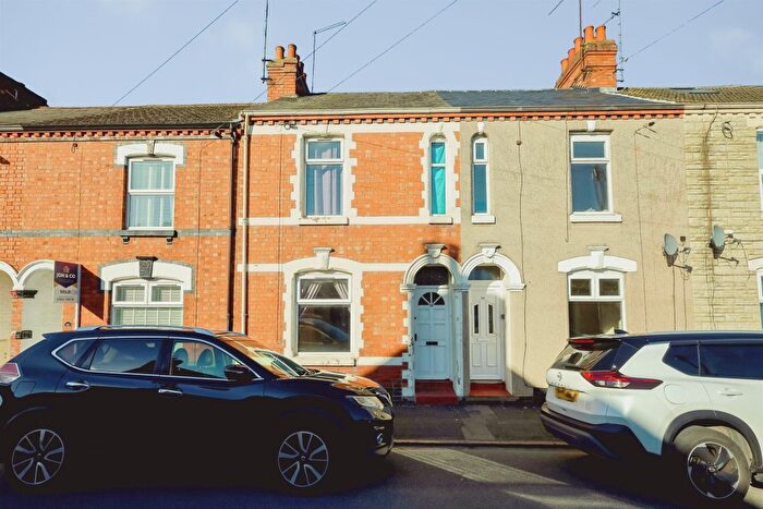 3 Bedroom Terraced House For Sale In Thirlestane Road, Northampton, NN4