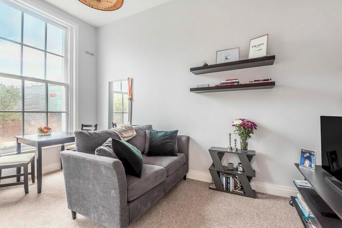 1 Bedroom Flat To Rent In Old Kent Road, London SE1