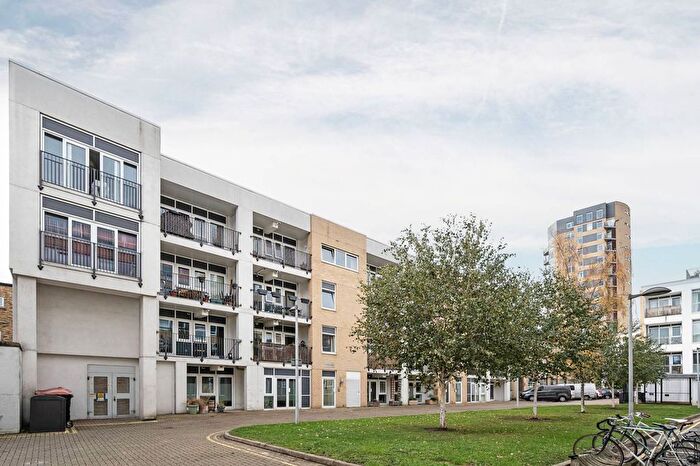 1 Bedroom Flat For Sale In Richmond Road, Hackney, London, E8