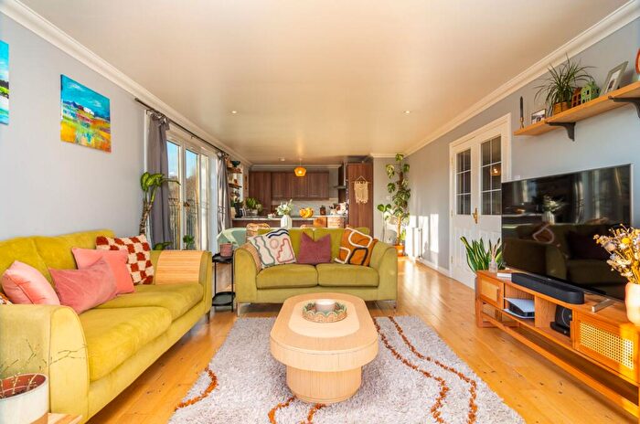 2 Bedroom Flat For Sale In Main Street, Lennoxtown, G66