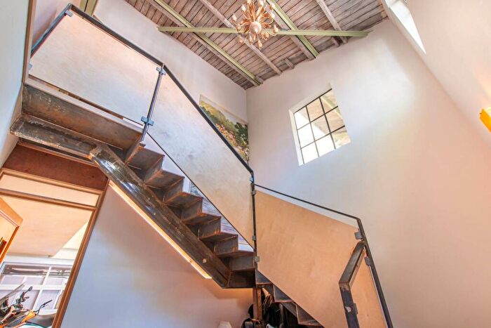 5 Bedroom Penthouse To Rent In Wotton Road, Gladstone Park, NW2