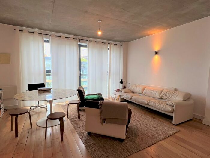 2 Bedroom Flat To Rent In Kingsland Road, London, E2