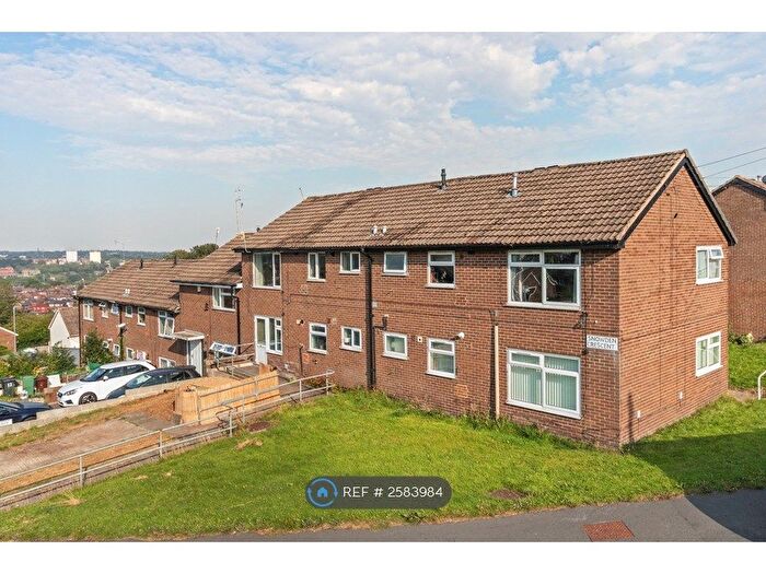 1 Bedroom Flat To Rent In Snowden Crescent, Leeds, LS13
