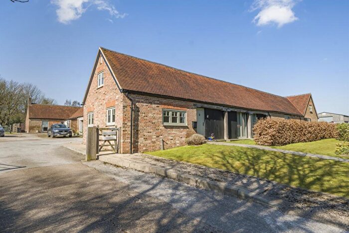 2 Bedroom Barn Conversion For Sale In Hill Farm Barns, Whipsnade, Dunstable, LU6