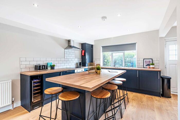 7 Bedroom House To Rent In Newport View, Leeds, LS6