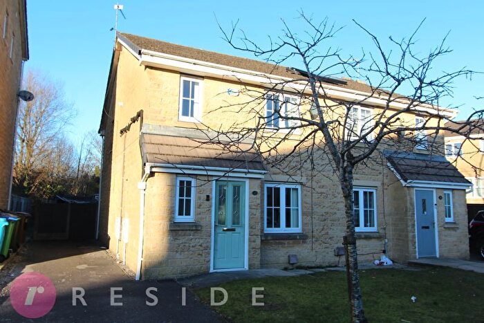 4 Bedroom Semi-Detached House For Sale In Wasp Mill Drive, Wardle, Rochdale, OL12