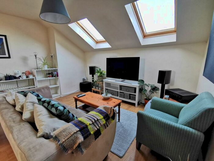 2 Bedroom Flat To Rent In Egerton Road North, Whalley Range, M16