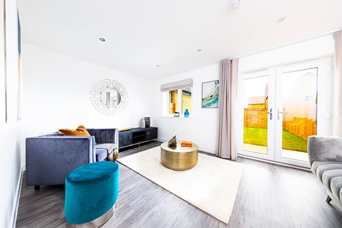 4 Bedroom Semi-detached House For Sale In Sheepfold Lane, Cambridge, CB23
