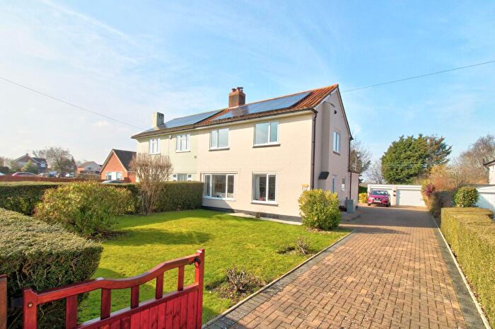 3 Bedroom Semi-Detached House For Sale In Fen View, Ipswich, IP8