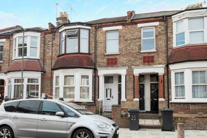2 Bedroom Flat To Rent In Kitchener Road, East Finchley, N2