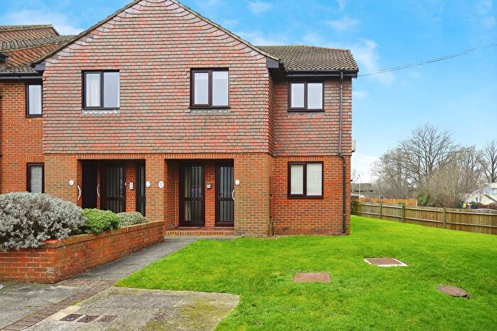 1 Bedroom Flat For Sale In Loudon Way, Ashford, TN23