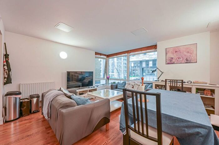 1 Bedroom Flat To Rent In Cassilis Road, Canary Wharf, London, E14