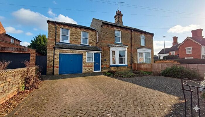 4 Bedroom Semi-Detached House For Sale In North Road, Bourne, PE10