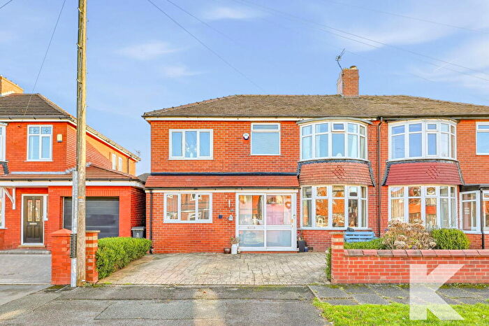 5 Bedroom Semi Detached House For Sale In Beech Avenue, Chadderton, OL1