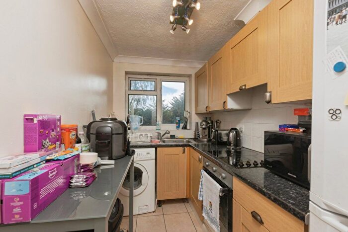 1 Bedroom Flat For Sale In Flat, Kingfisher Court, London Road, West Kingsdown, Sevenoaks, TN15