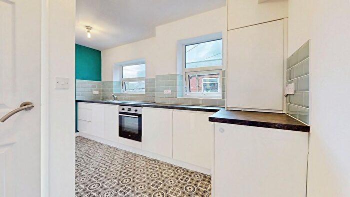 3 Bedroom Flat To Rent In Richmond Road, South Shields, NE34