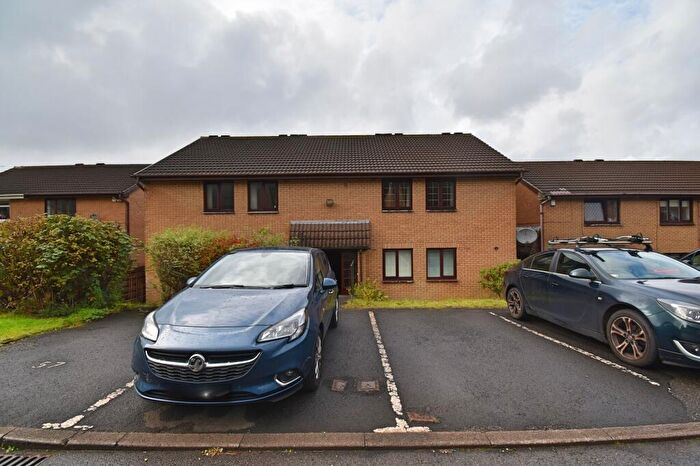 2 Bedroom Flat For Sale In Doune Gardens, Gourock, PA19