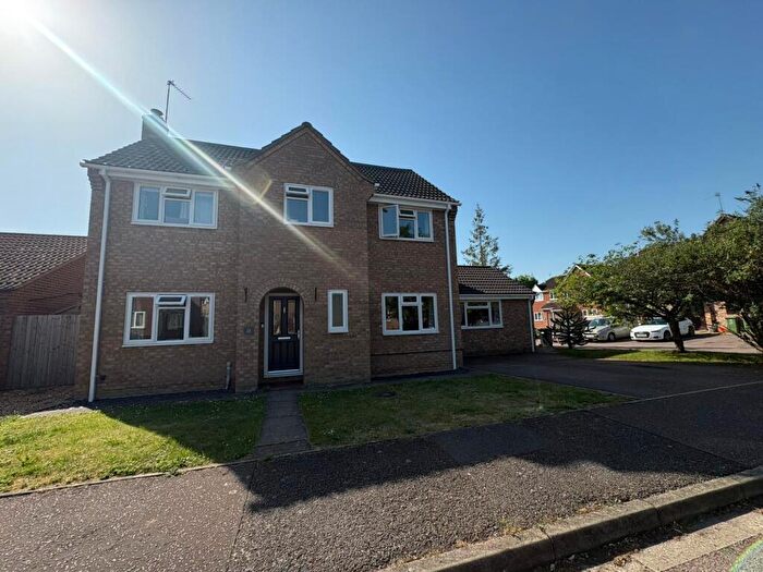 4 Bedroom Detached House For Sale In Norman Drive, Stilton, Peterborough, PE7
