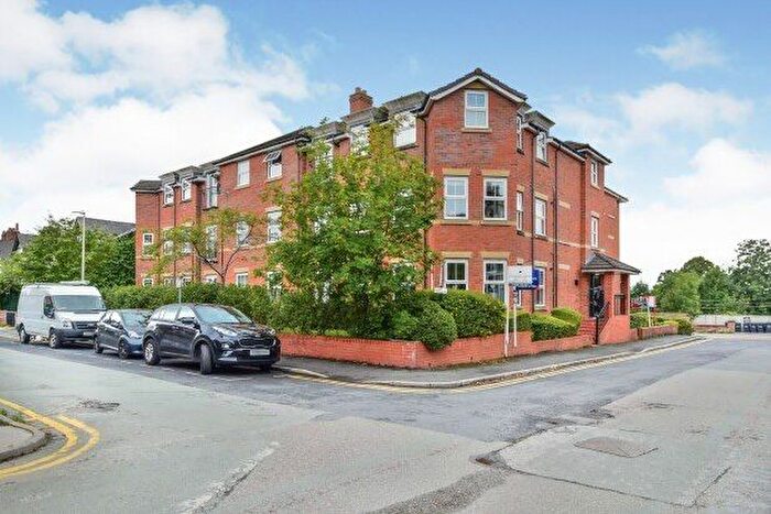 2 Bedroom Flat To Rent In George Street, Alderley Edge, SK9