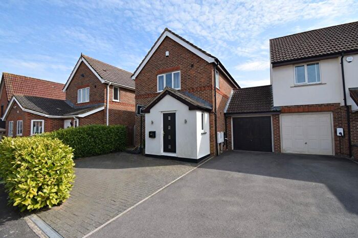 3 Bedroom Link Detached House For Sale In Badger Rise, Portishead, BS20