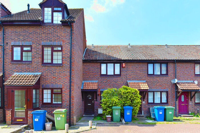 2 Bedroom Terraced House To Rent In Victory Way, London, SE16