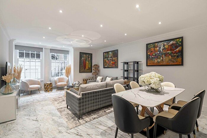 3 Bedroom Flat To Rent In Hans Road, Knightsbridge, SW3