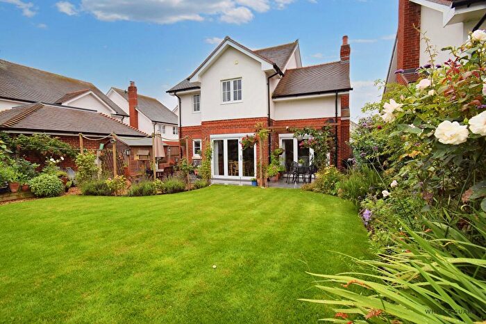 5 Bedroom Detached House For Sale In De Port Heights, Corhampton, SO32