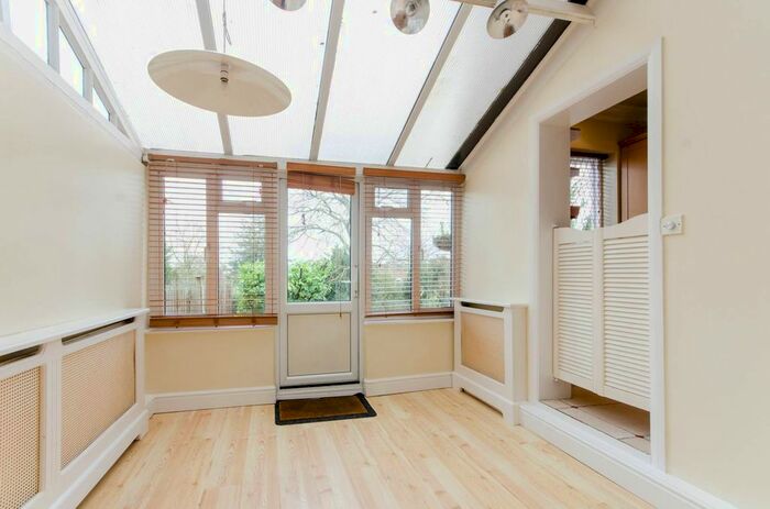 2 Bedroom Flat To Rent In Home Park Road, Wimbledon Park, London SW19