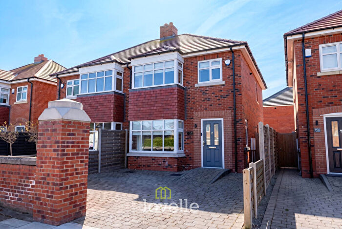 3 Bedroom Semi Detached House For Sale In Highgate, Cleethorpes, DN35