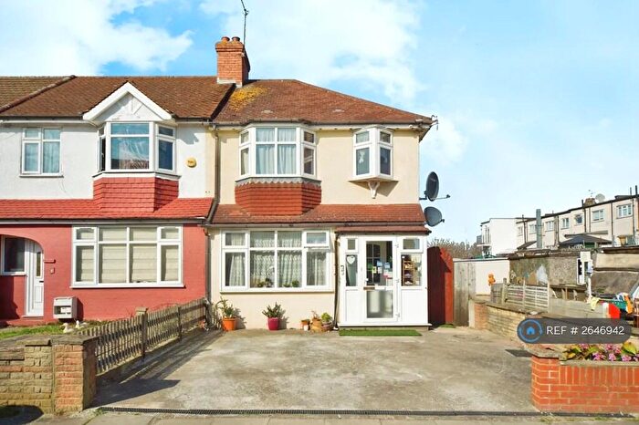 4 Bedroom End Of Terrace House To Rent In Empire Avenue, London, N18