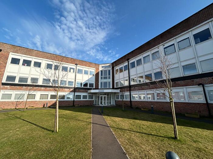 2 Bedroom Flat To Rent In Goodrich Mews, Dudley, DY3