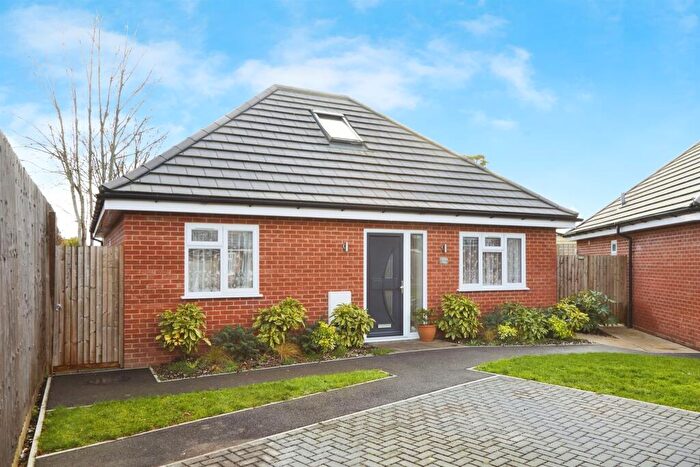 3 Bedroom Bungalow For Sale In Porton Road, Amesbury, Salisbury, SP4