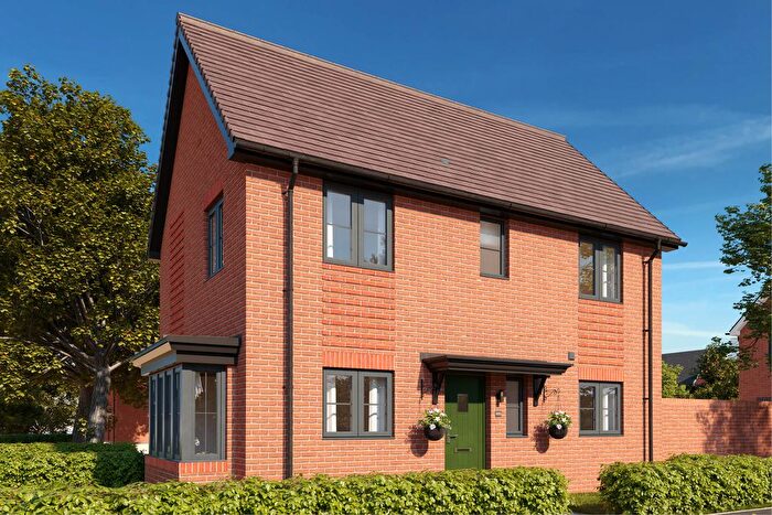 3 Bedroom Semi-Detached House For Sale In Nine Mile Road Extension, Finchwood Park, RG40