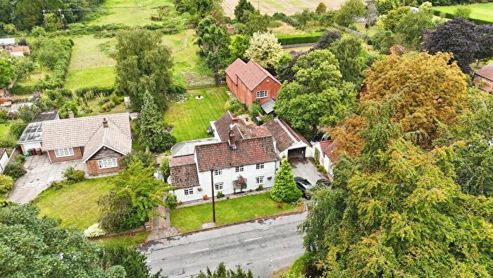 3 Bedroom Detached House For Sale In The Old Post House, Saxby-All-Saints, Brigg, Lincolnshire, DN20