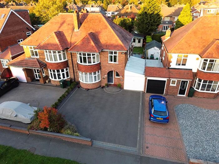 3 Bedroom Semi-detached House For Sale In Baginton Road, Styvechale, Coventry, CV3