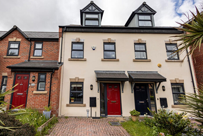3 Bedroom Town House For Sale In Bridgewater Wharf, Droylsden, M43