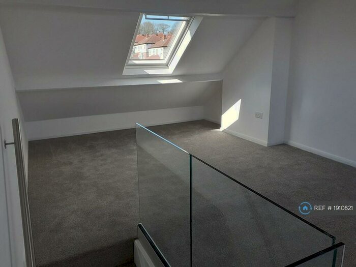 3 Bedroom Terraced House To Rent In Cross Lane, Sheffield, S10