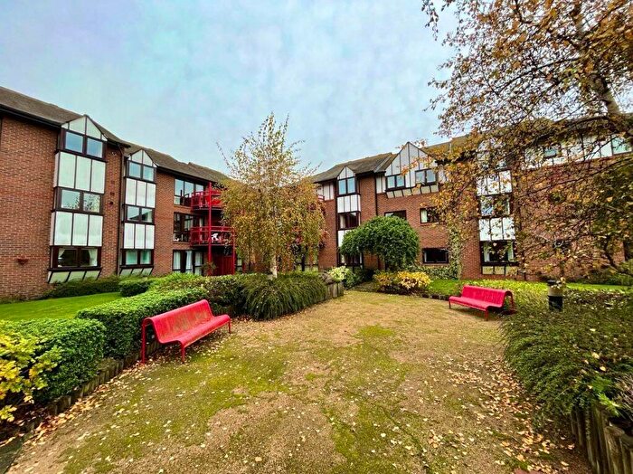 3 Bedroom Flat To Rent In Caversham Wharf, Reading, RG1