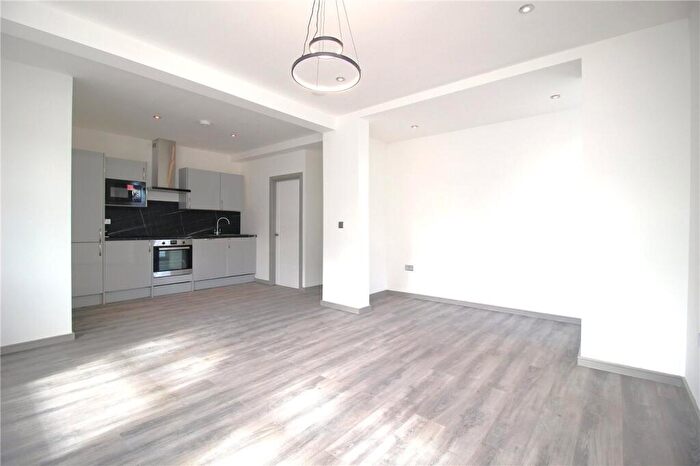 1 Bedroom Apartment To Rent In London Road, Westcliff-on-Sea, Essex, SS0