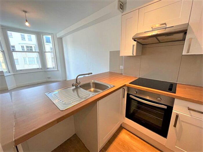 1 Bedroom Flat To Rent In Oriental Place, Brighton, BN1