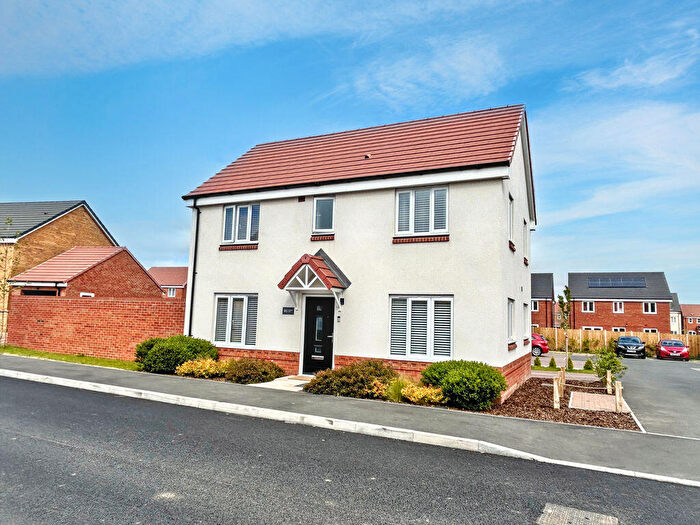 3 Bedroom Detached House For Sale In Wiltshire Drive, Bradwell, NR31