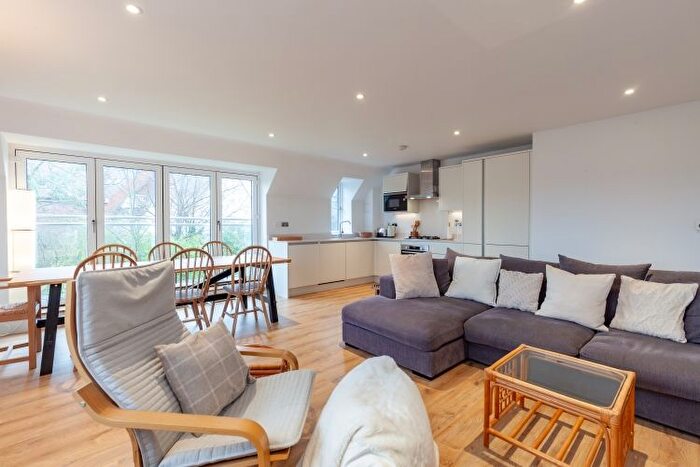 2 Bedroom Flat To Rent In Cumnor Hill, Cumnor, Oxford, OX2