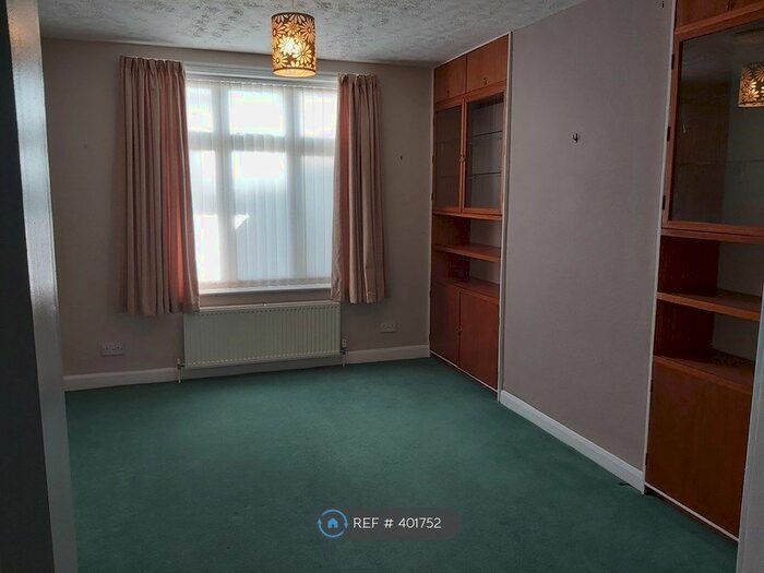 3 Bedroom Semi-Detached House To Rent In Water Eaton Road, Bletchley, Milton Keynes, MK2