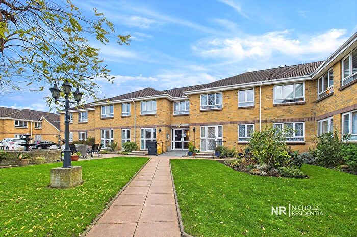 1 Bedroom Flat To Rent In Clayton Road, Chessington, Surrey., KT9