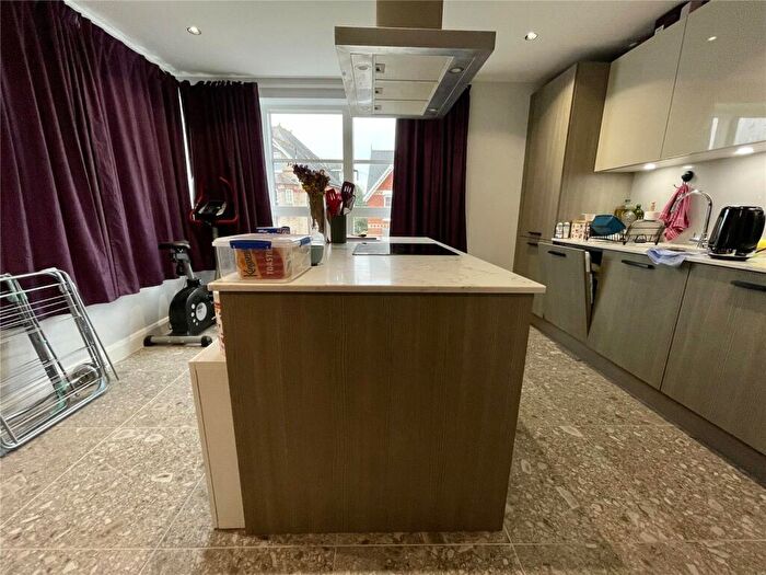 2 Bedroom Apartment To Rent In Burnaby Road, Bournemouth, Dorset, BH4