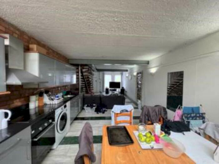 Studio To Rent In Grasmere Rd, Newham, E13