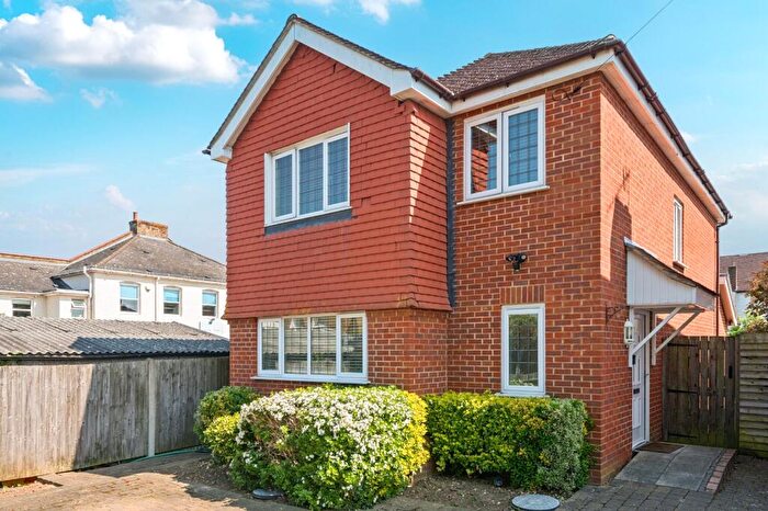 3 Bedroom Detached House For Sale In Chantry Lane, Bromley, BR2