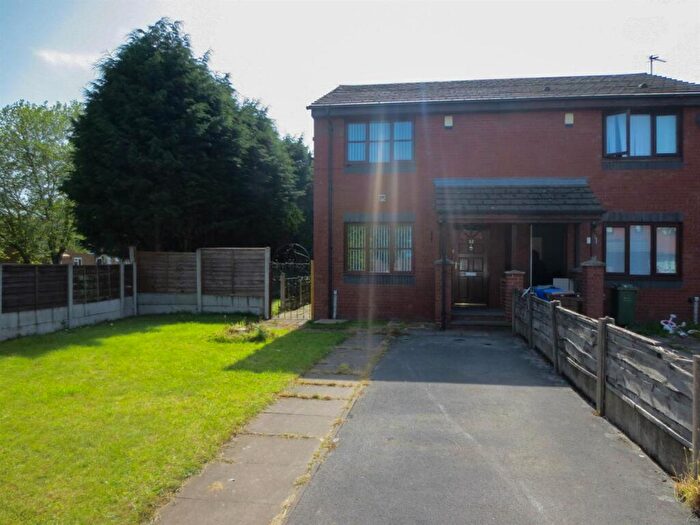 3 Bedroom Semi Detached House To Rent In Dob Brook Close, Newton Heath, Manchester, M40